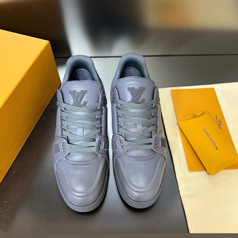 l**is V*t*n sneakers